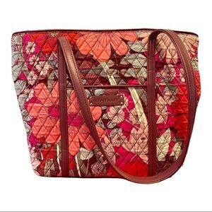 Vera Bradley Zippered Floral Tote. 6 interior pockets, one exterior(zip). EUC!